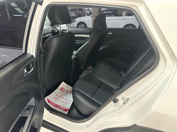 Фото 12 - Kia KX1