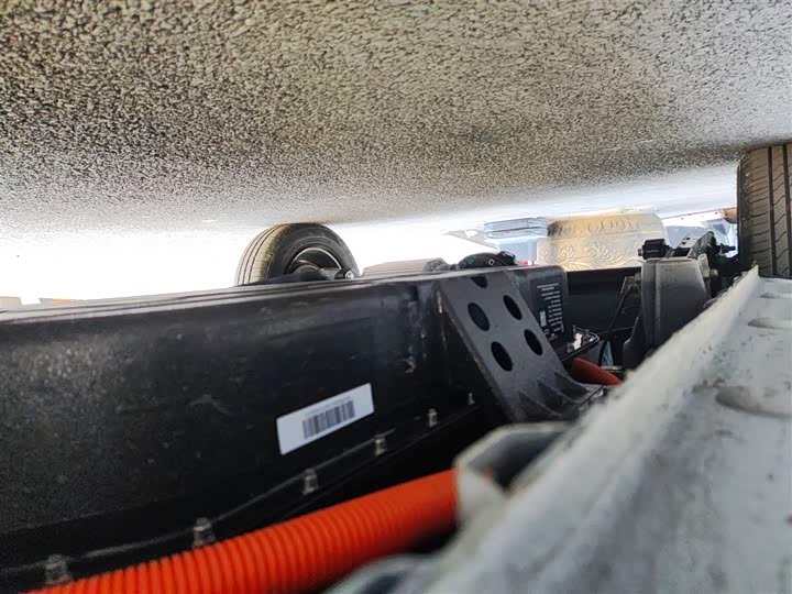 Фото 21 - Bestune Pony