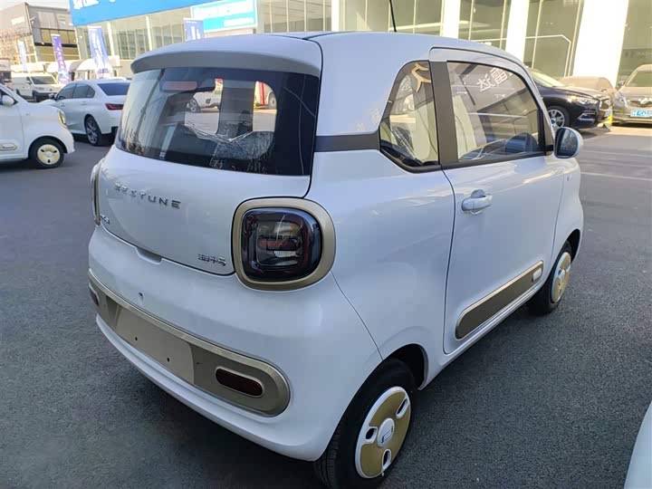 Фото 7 - Bestune Pony