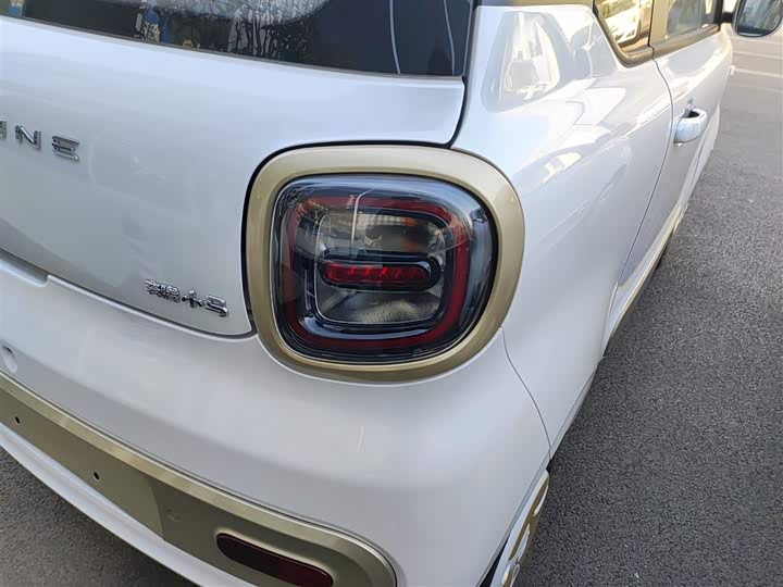 Фото 8 - Bestune Pony