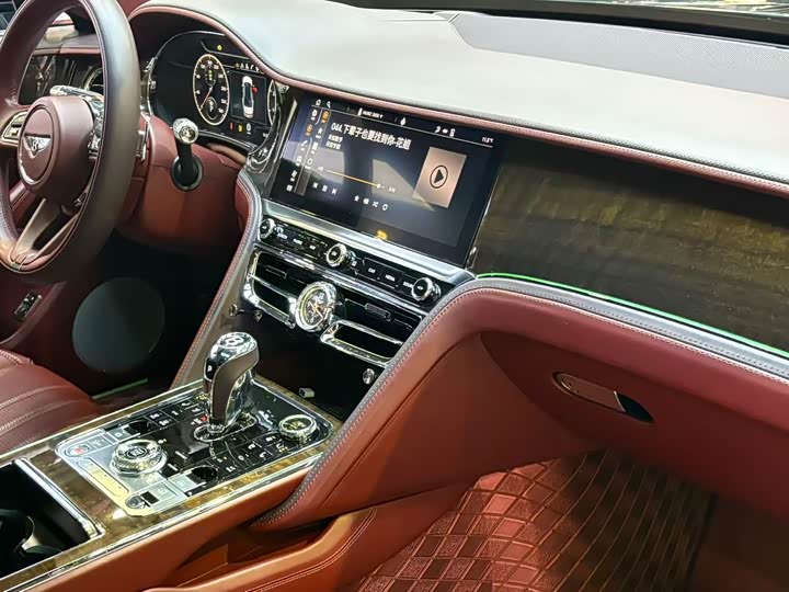 Фото 14 - Bentley Flying Spur