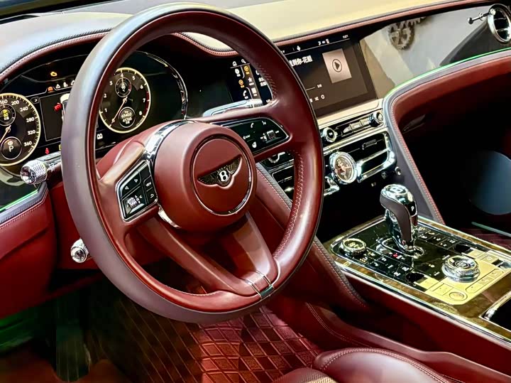 Фото 4 - Bentley Flying Spur