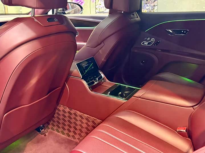 Фото 6 - Bentley Flying Spur