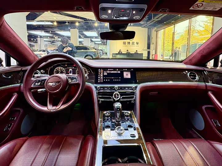 Фото 9 - Bentley Flying Spur