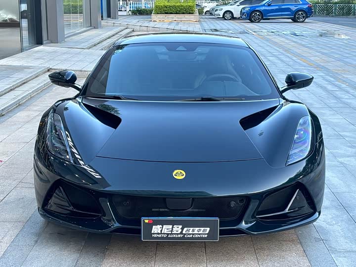 Фото 2 - Lotus Emira