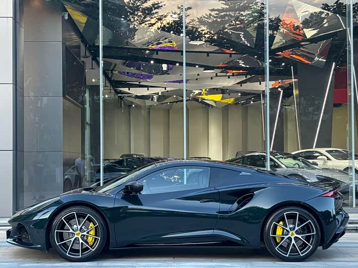 Фото 3 - Lotus Emira