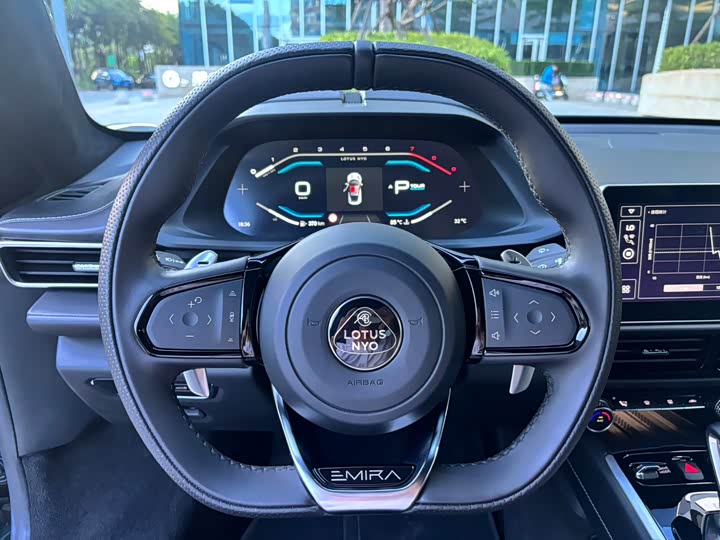 Фото 9 - Lotus Emira