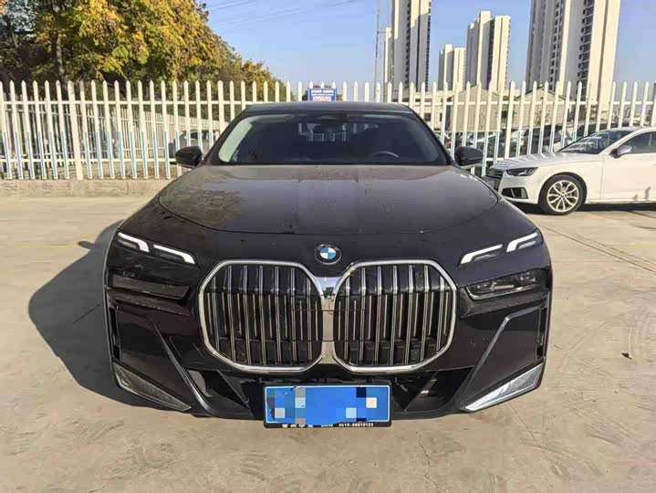 Фото 2 - BMW 7 Series
