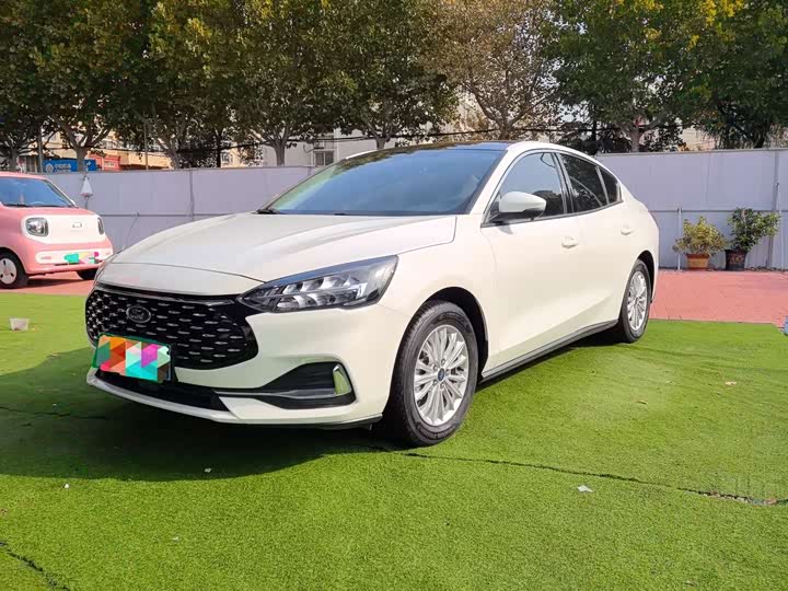 Фото 1 - Ford Focus