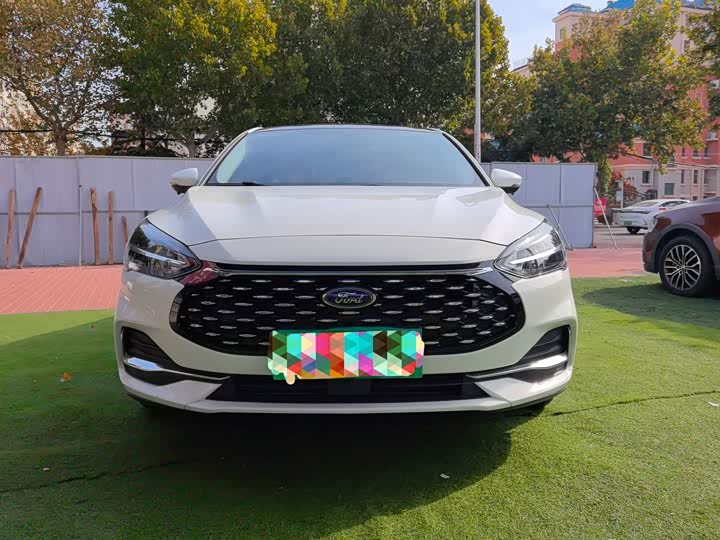 Фото 2 - Ford Focus