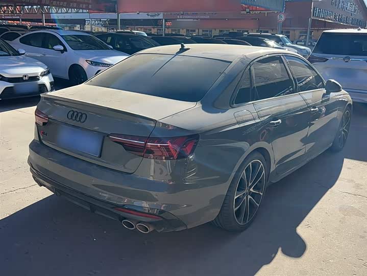 Фото 5 - Audi S4