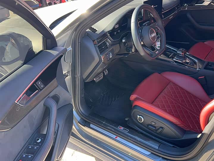 Фото 9 - Audi S4