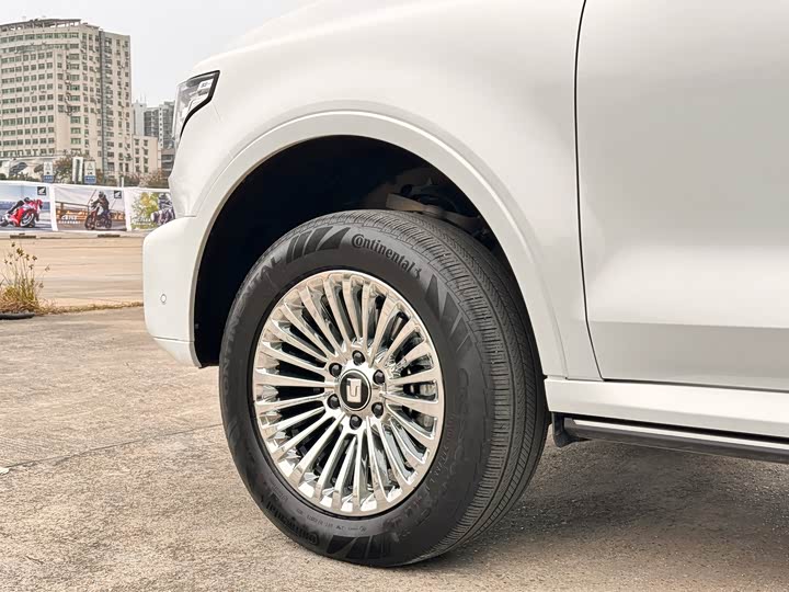 Фото 11 - Tank 500 Hybrid