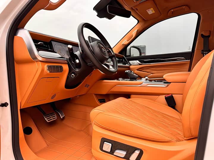 Фото 12 - Tank 500 Hybrid