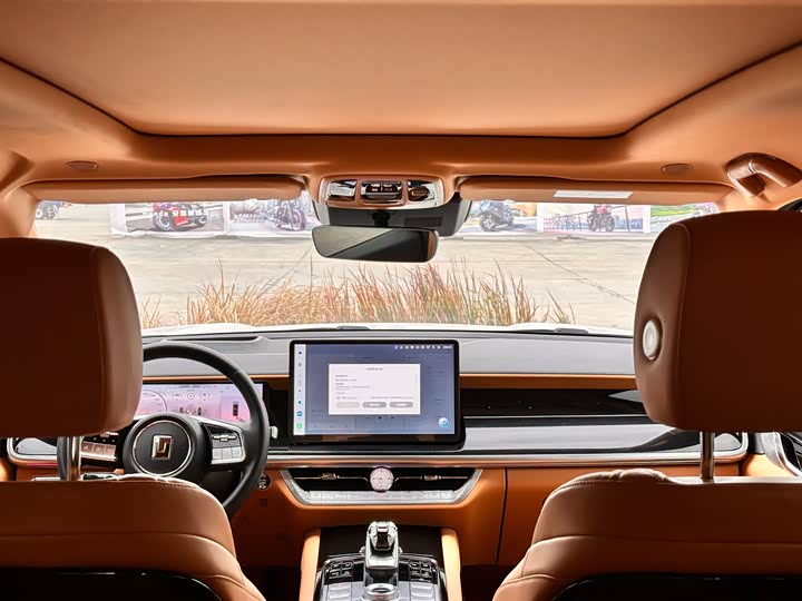 Фото 15 - Tank 500 Hybrid