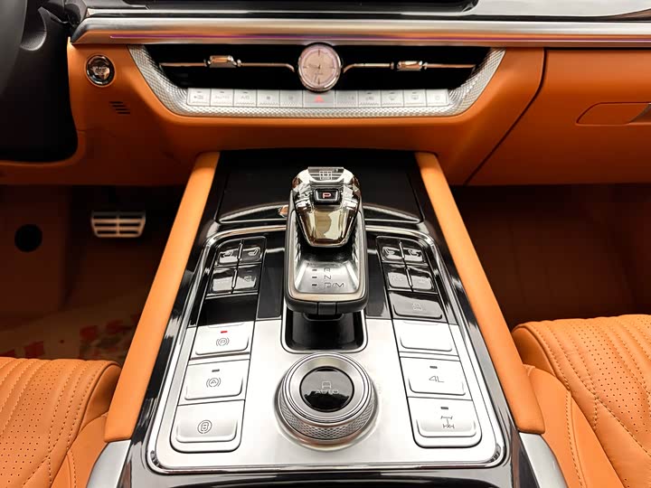 Фото 21 - Tank 500 Hybrid