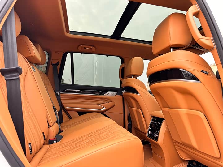 Фото 22 - Tank 500 Hybrid