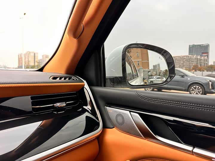 Фото 32 - Tank 500 Hybrid