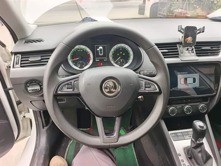 Фото 11 - Skoda Octavia Pro