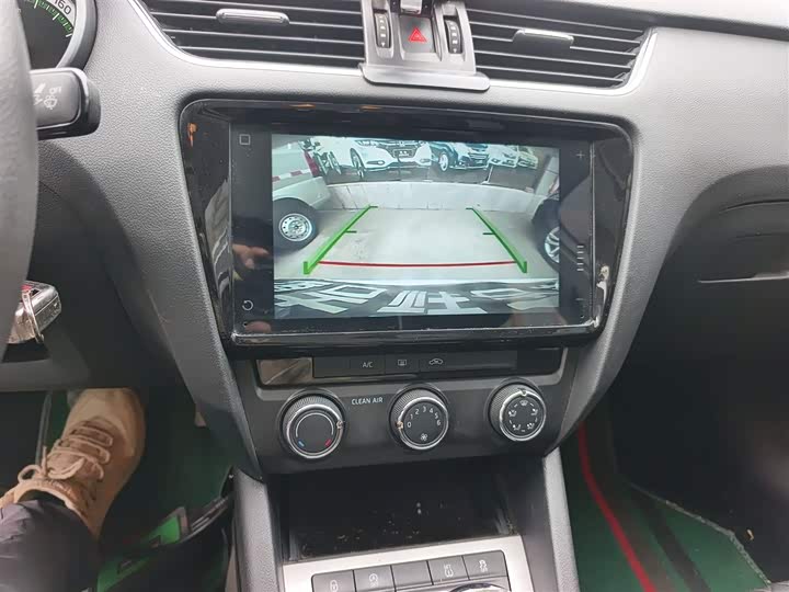 Фото 13 - Skoda Octavia Pro