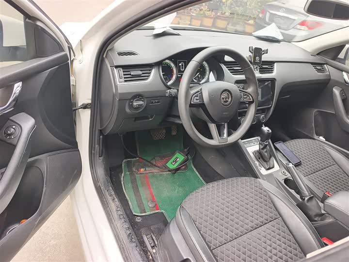 Фото 16 - Skoda Octavia Pro