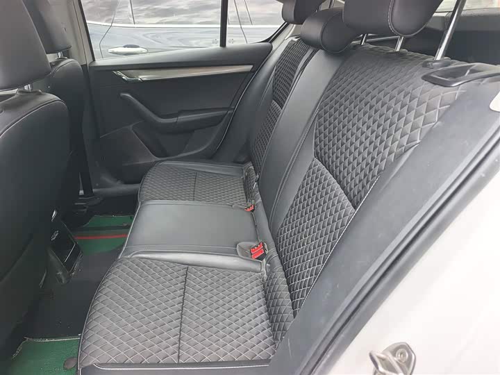 Фото 17 - Skoda Octavia Pro