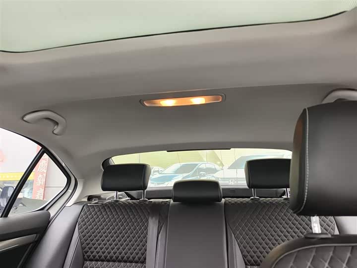 Фото 18 - Skoda Octavia Pro