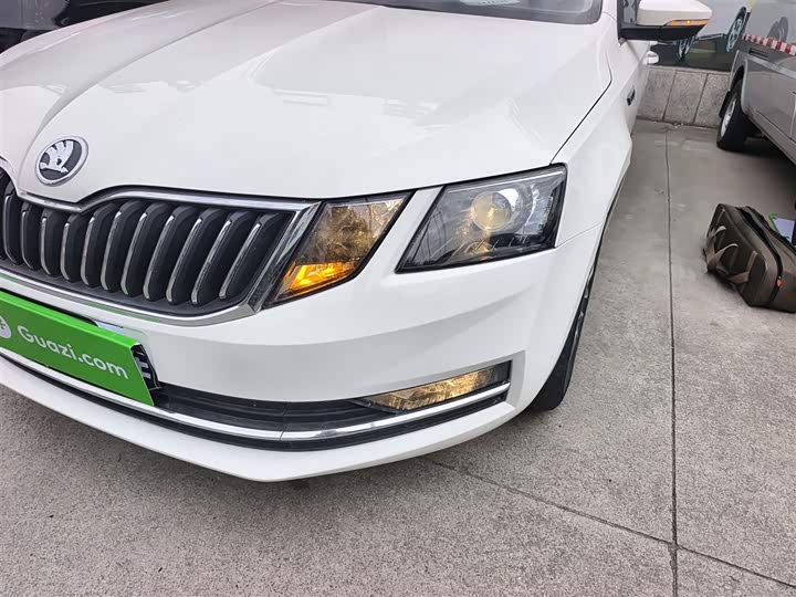 Фото 24 - Skoda Octavia Pro