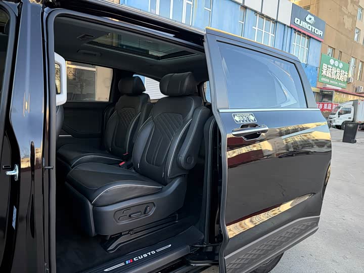 Фото 12 - Hyundai Custo