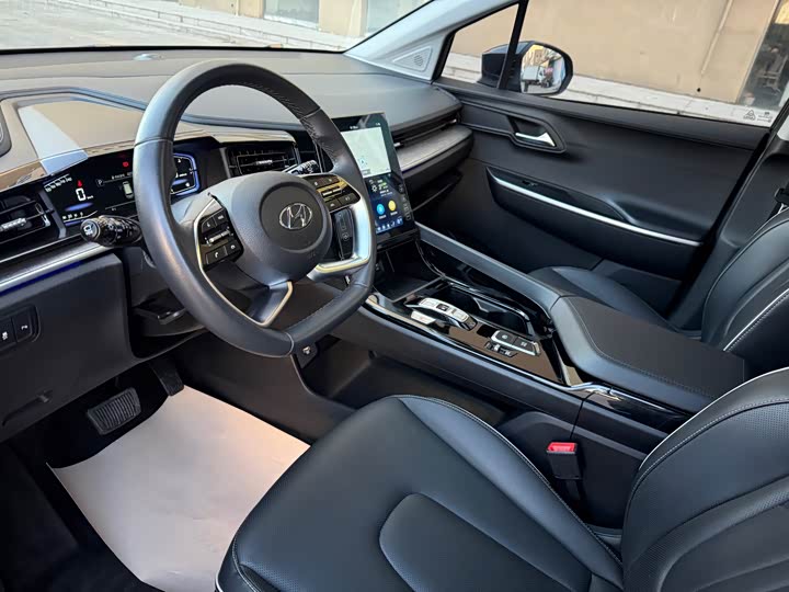 Фото 9 - Hyundai Custo