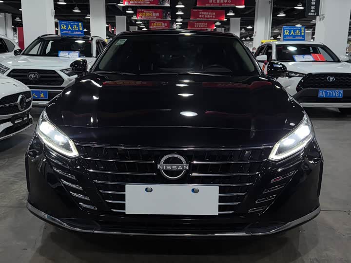 Фото 1 - Nissan Teana