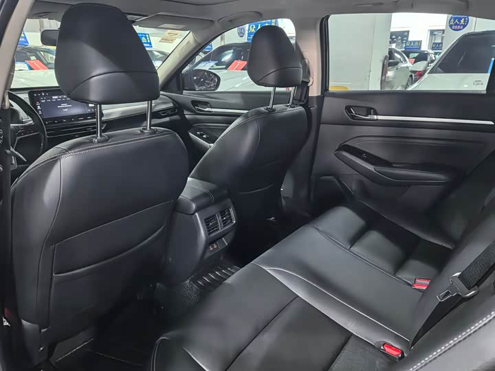 Фото 8 - Nissan Teana