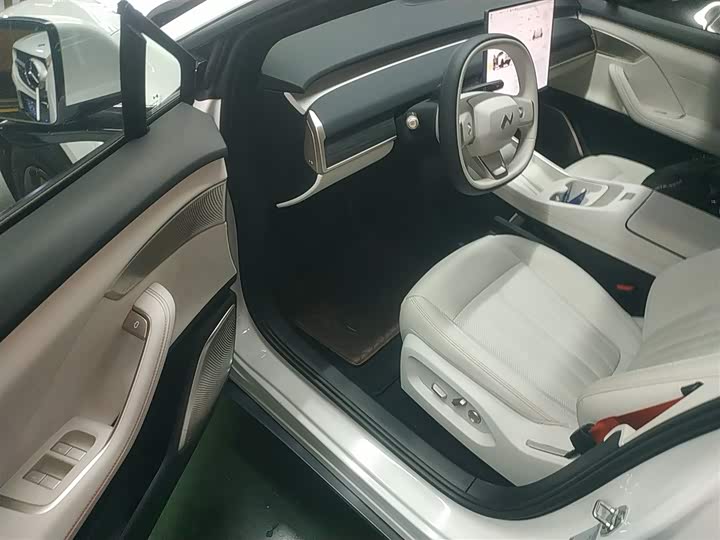 Фото 16 - Nio Onvo L60