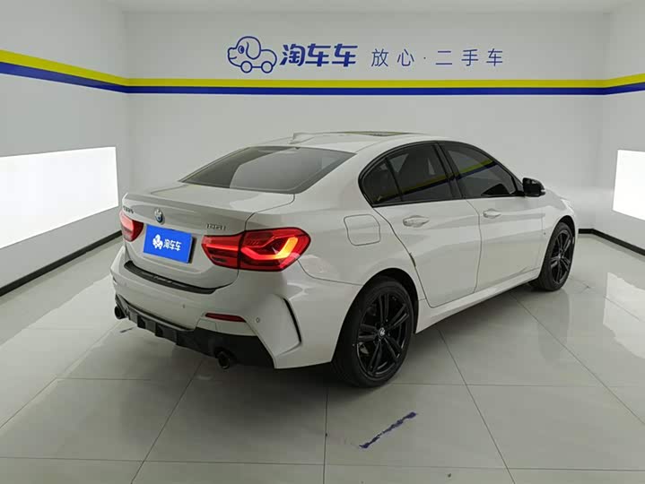 Фото 3 - BMW 1 Series