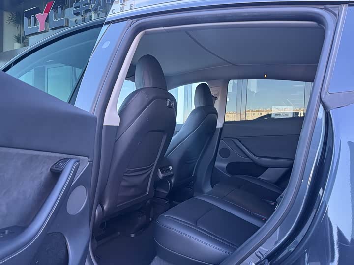 Фото 11 - Tesla Model Y