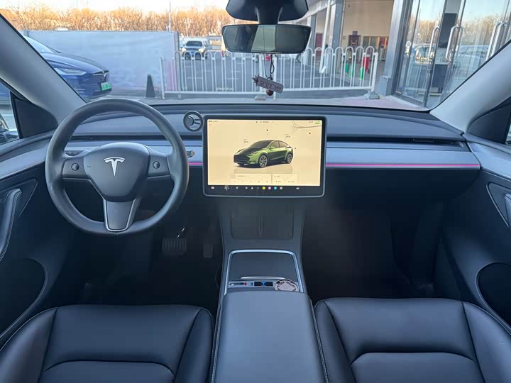 Фото 12 - Tesla Model Y