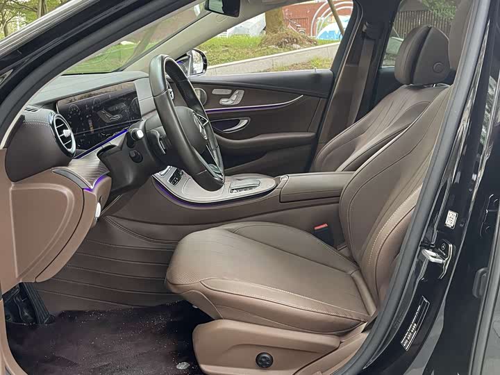 Фото 7 - Mercedes-Benz E-Class