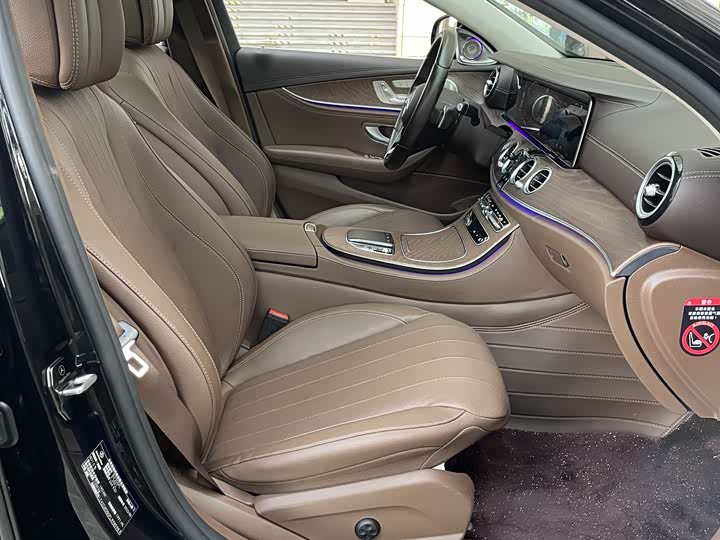 Фото 9 - Mercedes-Benz E-Class