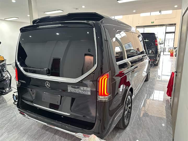 Фото 15 - Mercedes-Benz V-Class