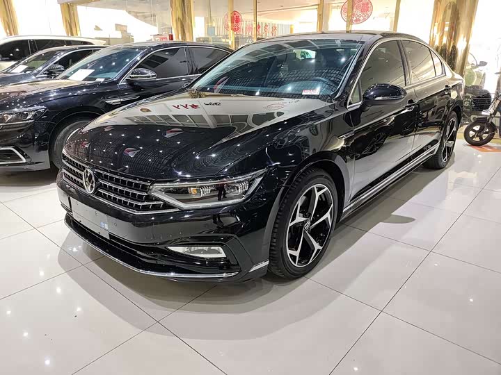 Фото 1 - Volkswagen Magotan