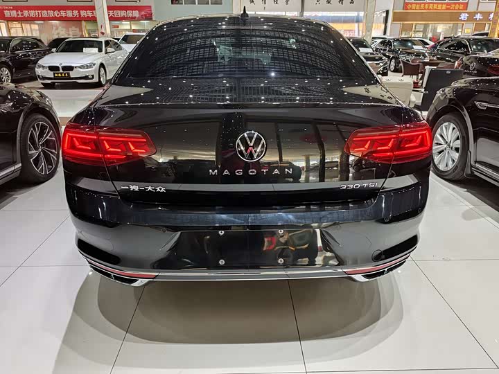 Фото 13 - Volkswagen Magotan