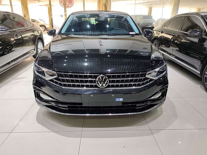 Фото 2 - Volkswagen Magotan