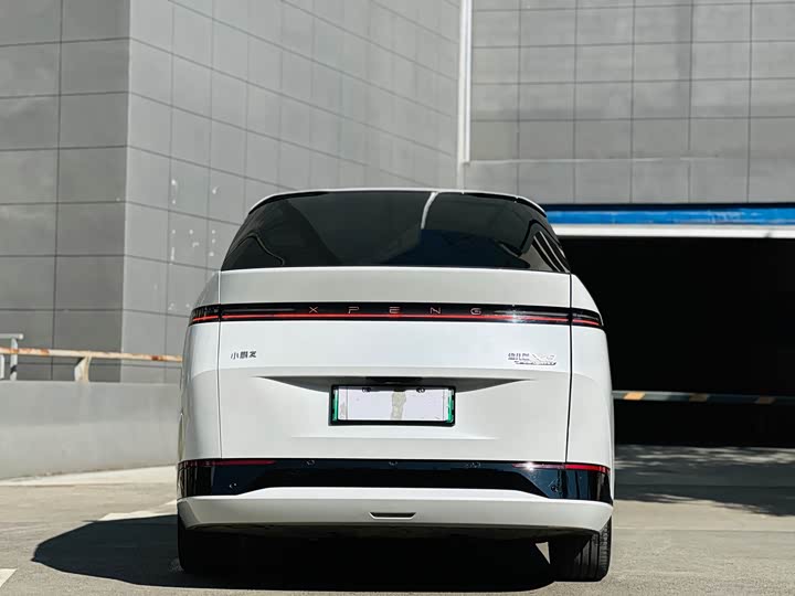 Фото 4 - XPeng X9