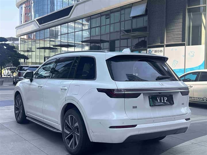 Фото 9 - LiXiang One