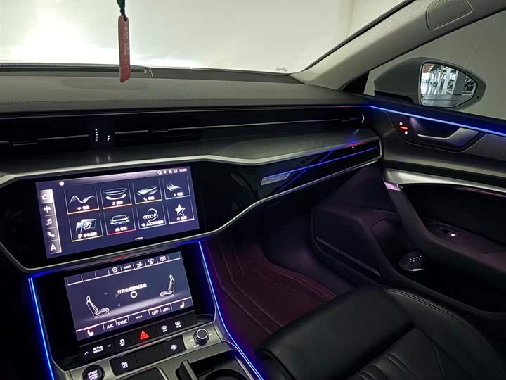 Фото 15 - Audi A7