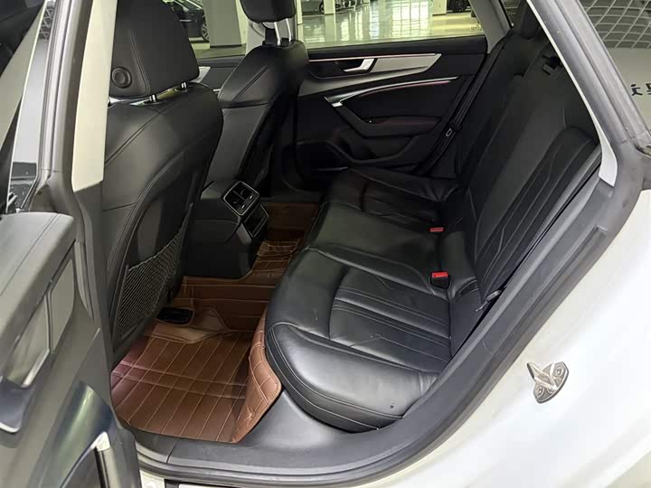 Фото 20 - Audi A7