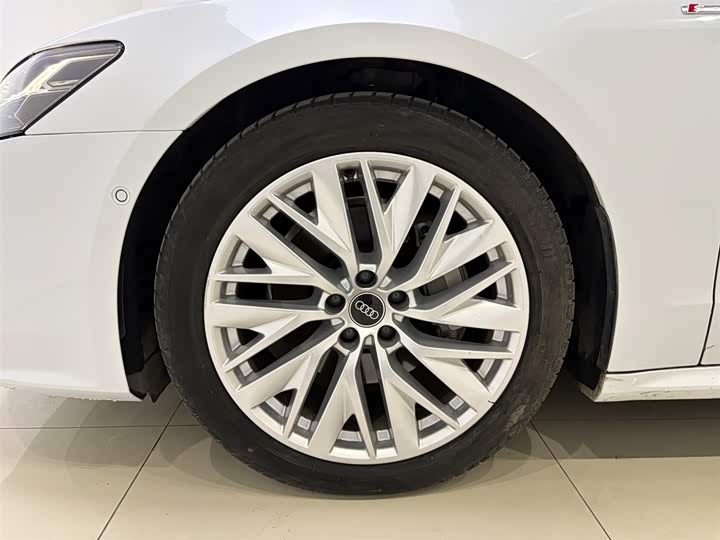 Фото 8 - Audi A7