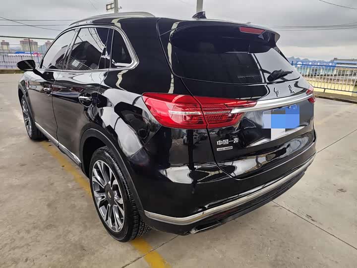 Фото 14 - Hongqi HS5