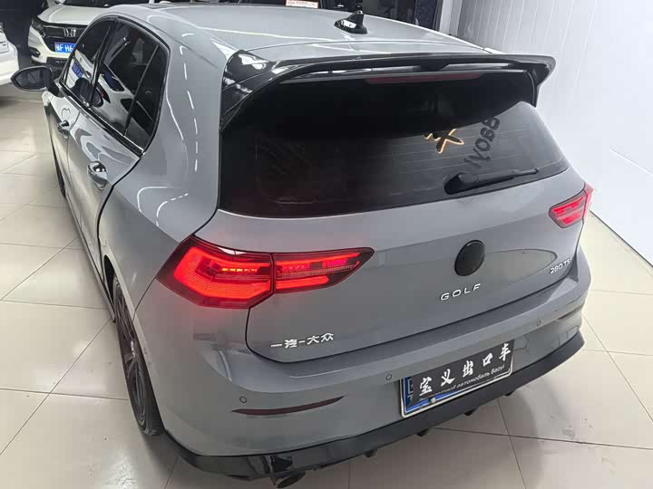 Фото 14 - Volkswagen Golf