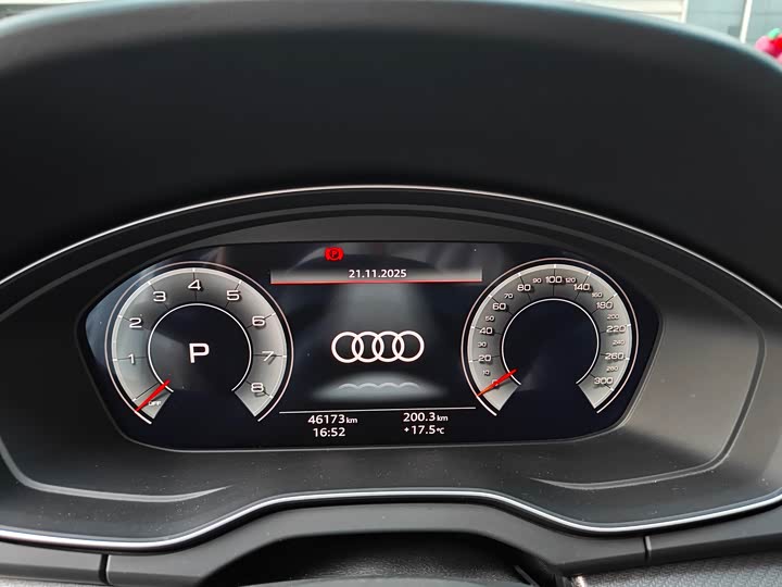 Фото 10 - Audi Q5L